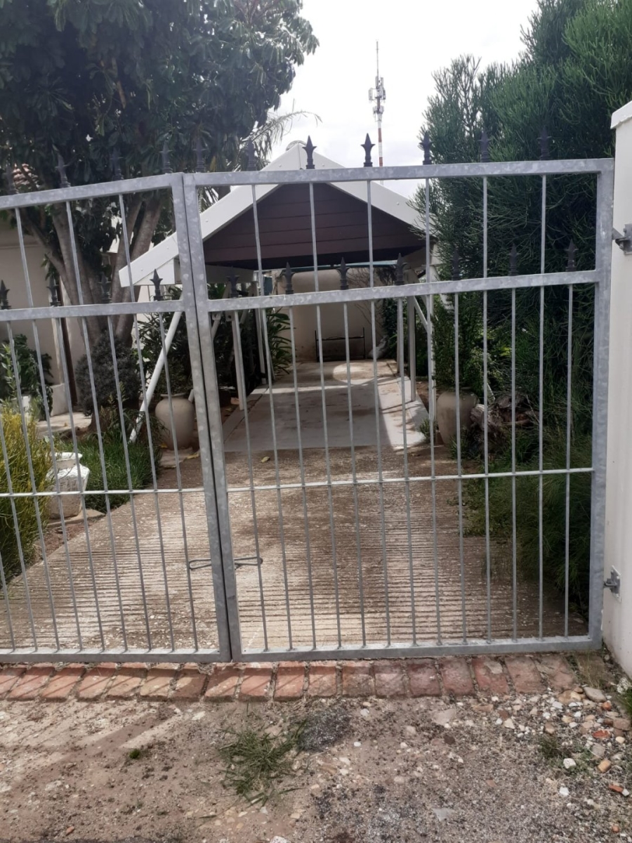5 Bedroom Property for Sale in Despatch Central Eastern Cape